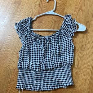 Gingham cropped tee with tie infront!